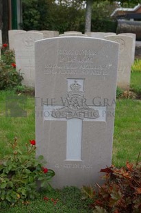 Birr Cross Roads Cemetery - De Lom, Paul